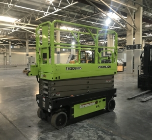 Self-propelled scissor lift rental with technical support